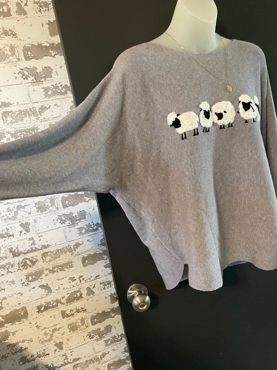 Aaeda Sheep Appliqué Sweater Gray Dolman Sleeve Knit Top Size Large Cozy Cute - Picture 3 of 8